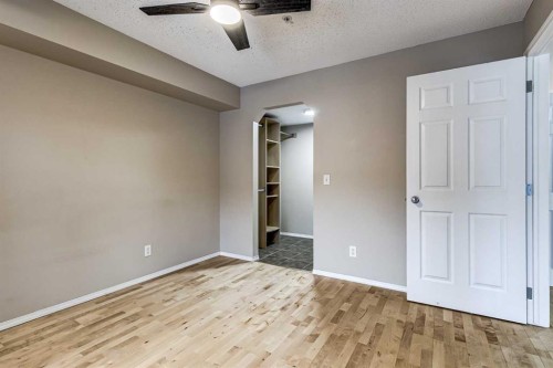 8106-70 Panamount Drive Nw, Calgary, AB - Indoor Photo Showing Other Room