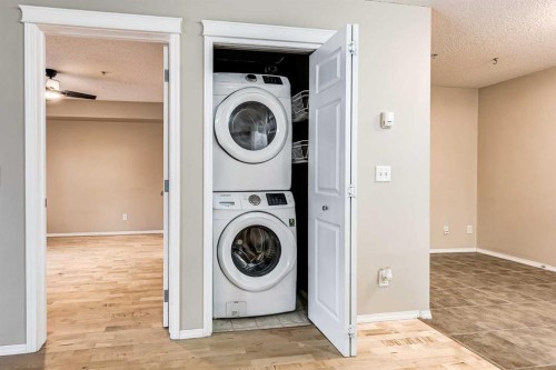 8106-70 Panamount Drive Nw, Calgary, AB - Indoor Photo Showing Laundry Room