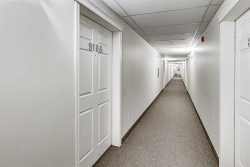 8106-70 Panamount Drive Nw, Calgary, AB - Indoor Photo Showing Other Room