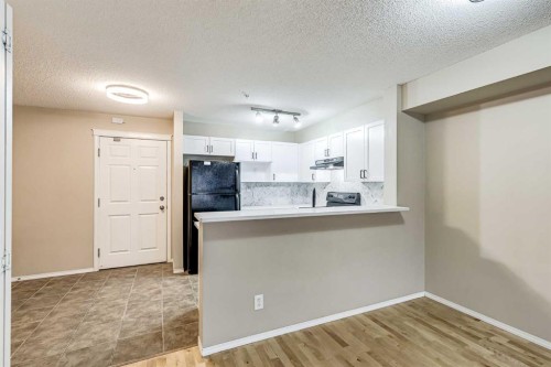 8106-70 Panamount Drive Nw, Calgary, AB - Indoor Photo Showing Kitchen