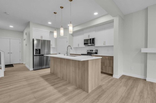 268 Legacy Glen Parade Se, Calgary, AB - Indoor Photo Showing Kitchen With Upgraded Kitchen