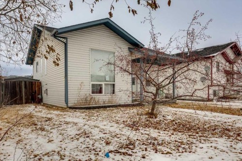 4 Hagerman Road, Sylvan Lake, AB - Outdoor