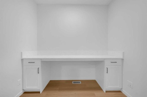 94 Royston Park Nw, Calgary, AB - Indoor