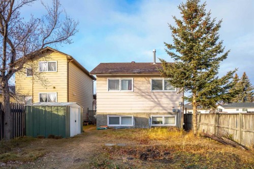 144 Whitmire Road Ne, Calgary, AB - Outdoor