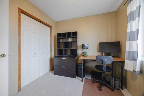 276 Cramond Close Se, Calgary, AB - Indoor Photo Showing Office