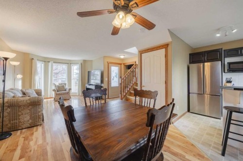 276 Cramond Close Se, Calgary, AB - Indoor Photo Showing Dining Room