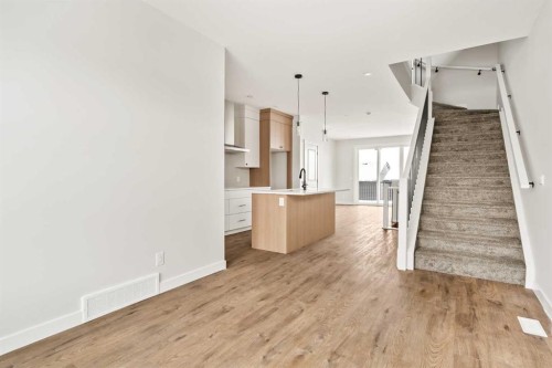 46 Starling Boulevard Nw, Calgary, AB - Indoor