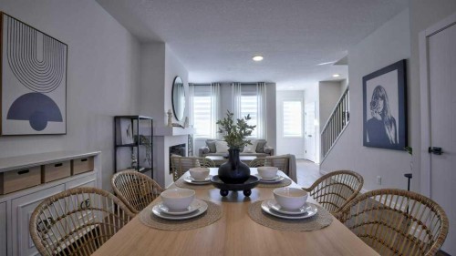 770 Wolf Willow Boulevard Se, Calgary, AB - Indoor Photo Showing Dining Room
