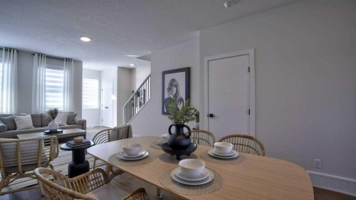 770 Wolf Willow Boulevard Se, Calgary, AB - Indoor Photo Showing Dining Room