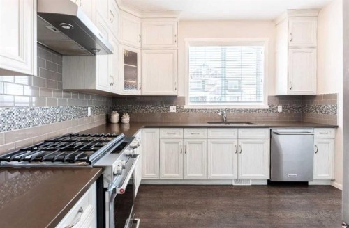 12 Legacy Main Street Se, Calgary, AB - Indoor Photo Showing Kitchen
