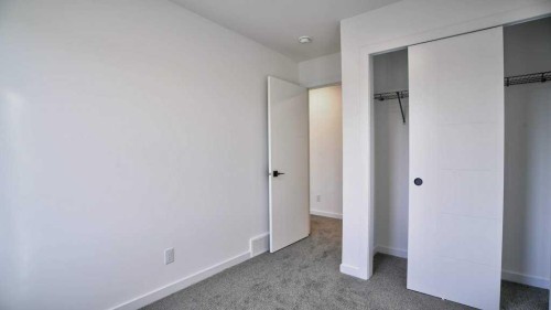 774 Wolf Willow Boulevard Se, Calgary, AB - Indoor Photo Showing Other Room