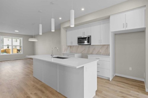 127 Montane Link Se, High River, AB - Indoor Photo Showing Kitchen With Upgraded Kitchen