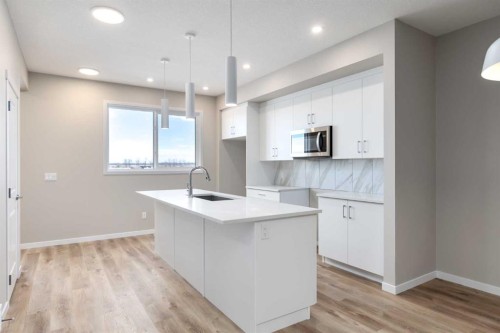 127 Montane Link Se, High River, AB - Indoor Photo Showing Kitchen