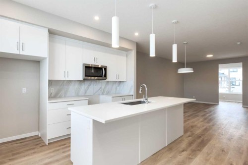 127 Montane Link Se, High River, AB - Indoor Photo Showing Kitchen With Upgraded Kitchen