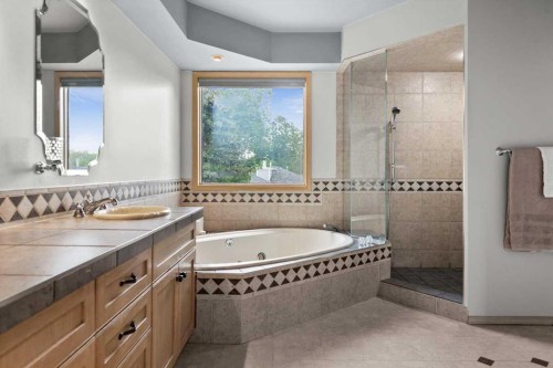 75 Hawkside Close Nw, Calgary, AB - Indoor Photo Showing Bathroom