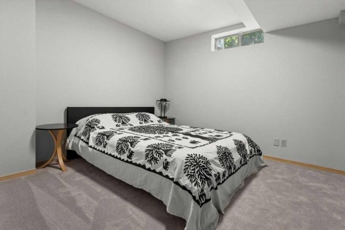 75 Hawkside Close Nw, Calgary, AB - Indoor Photo Showing Bedroom