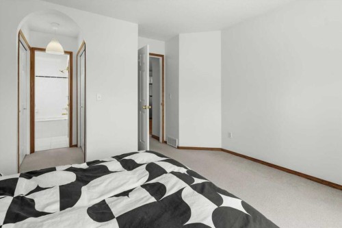 9095 Scurfield Drive Nw, Calgary, AB - Indoor Photo Showing Bedroom