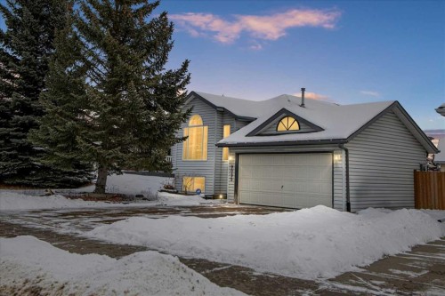 9095 Scurfield Drive Nw, Calgary, AB - Outdoor