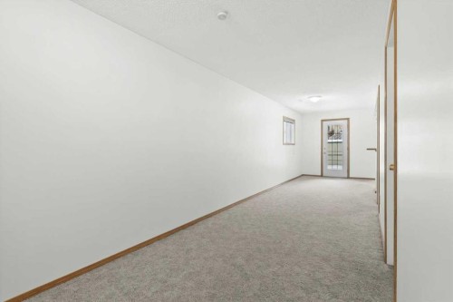 9095 Scurfield Drive Nw, Calgary, AB - Indoor Photo Showing Other Room