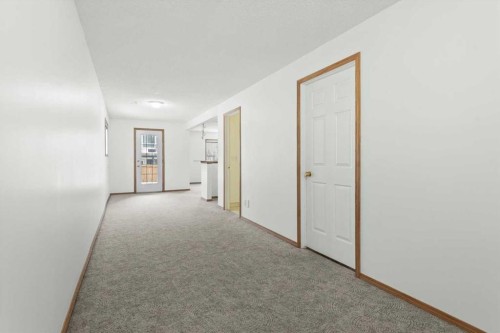 9095 Scurfield Drive Nw, Calgary, AB - Indoor Photo Showing Other Room