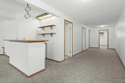 9095 Scurfield Drive Nw, Calgary, AB - Indoor Photo Showing Other Room