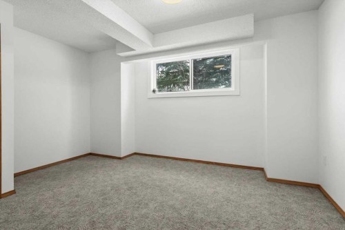 9095 Scurfield Drive Nw, Calgary, AB - Indoor Photo Showing Other Room