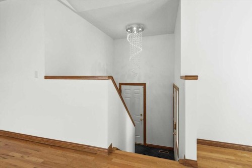 9095 Scurfield Drive Nw, Calgary, AB - Indoor Photo Showing Other Room