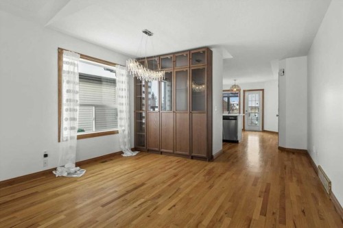 9095 Scurfield Drive Nw, Calgary, AB - Indoor Photo Showing Other Room