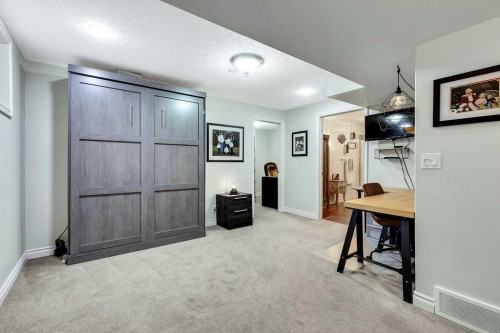 208 Prestwick Manor Se, Calgary, AB 