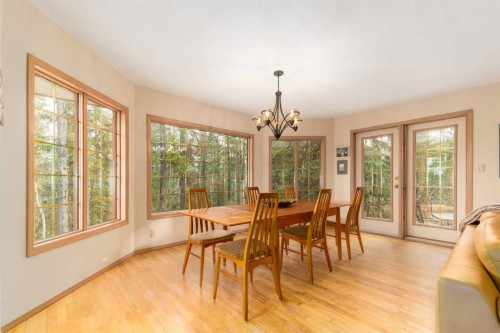 231031 Forestry Way, Bragg Creek, AB - Indoor Photo Showing Dining Room