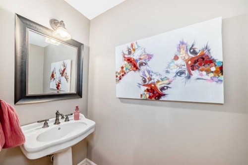2431 Erlton Street Sw, Calgary, AB - Indoor Photo Showing Bathroom