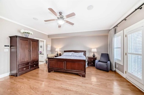 2431 Erlton Street Sw, Calgary, AB - Indoor Photo Showing Bedroom