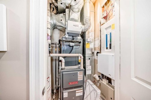 2431 Erlton Street Sw, Calgary, AB - Indoor Photo Showing Basement