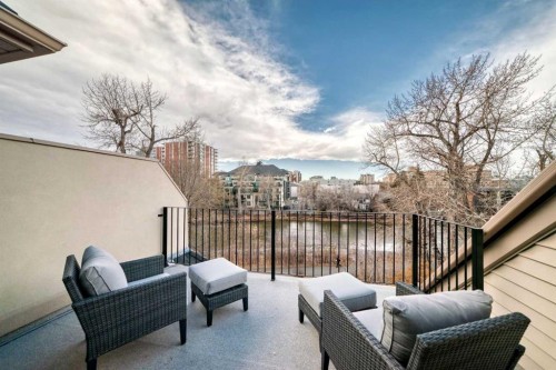 2431 Erlton Street Sw, Calgary, AB - Outdoor With Exterior