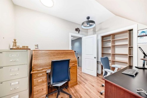 2431 Erlton Street Sw, Calgary, AB - Indoor Photo Showing Office