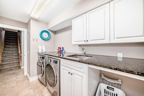 2431 Erlton Street Sw, Calgary, AB - Indoor Photo Showing Laundry Room