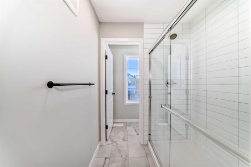 43 Bartlett Row Se, Calgary, AB - Indoor Photo Showing Bathroom
