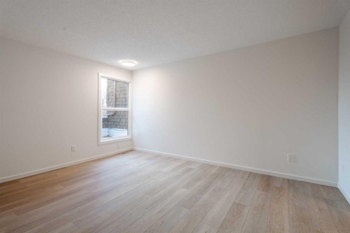 110-330 Canterbury Drive Sw, Calgary, AB - Indoor Photo Showing Other Room