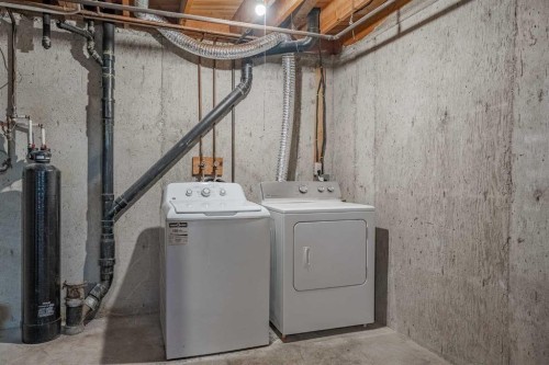 110-330 Canterbury Drive Sw, Calgary, AB - Indoor Photo Showing Laundry Room