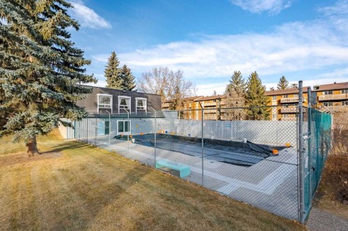 110-330 Canterbury Drive Sw, Calgary, AB - Outdoor