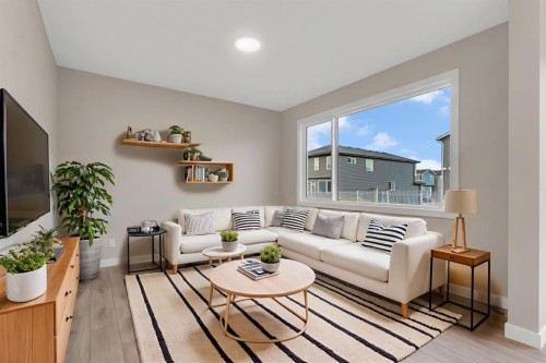 24 Corner Glen Green Ne, Calgary, AB - Indoor Photo Showing Living Room