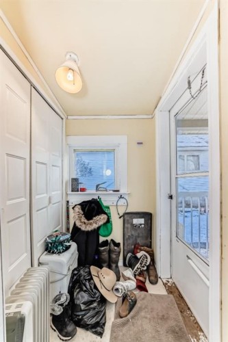 476 3 Street, Drumheller, AB - Indoor Photo Showing Other Room