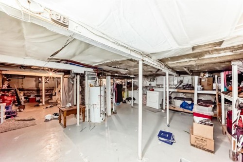 476 3 Street, Drumheller, AB - Indoor