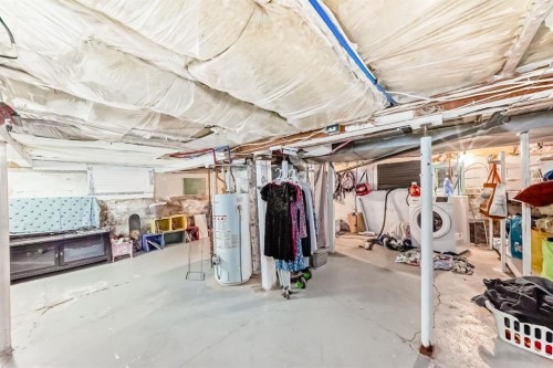 476 3 Street, Drumheller, AB - Indoor Photo Showing Basement