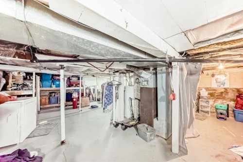 476 3 Street, Drumheller, AB - Indoor Photo Showing Basement