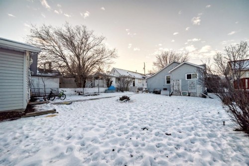 476 3 Street, Drumheller, AB - Outdoor