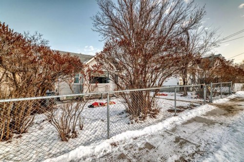 476 3 Street, Drumheller, AB - Outdoor