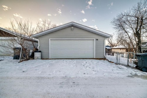 476 3 Street, Drumheller, AB - Outdoor With Exterior