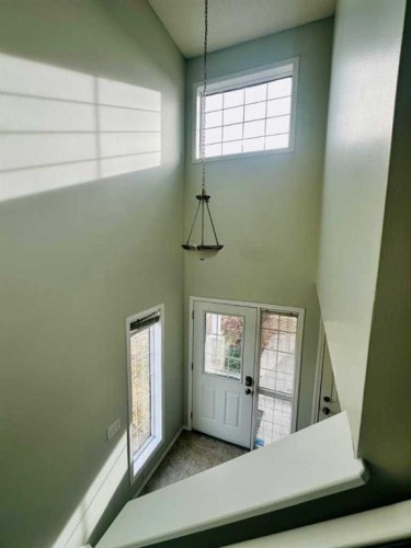 8 Royal Elm Way Nw, Calgary, AB - Indoor Photo Showing Other Room