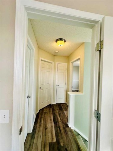 8 Royal Elm Way Nw, Calgary, AB - Indoor Photo Showing Other Room